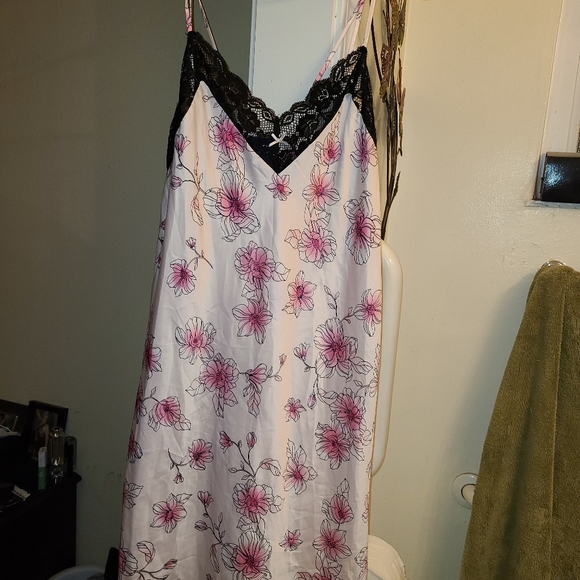 Two brand new Apt 9 nightgowns - Picture 11 of 11